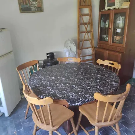 3 Bed - Sleeps 6 - Mountain View - Parking - Pets *
